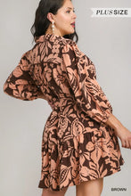 Load image into Gallery viewer, Two Tone Floral Dress with Belt
