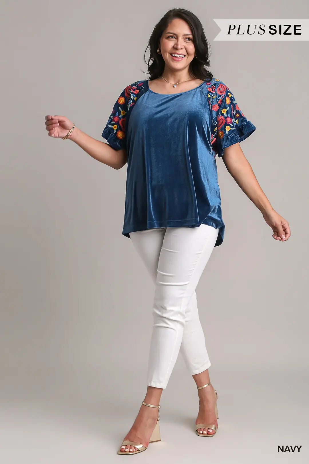 PLUS Velvet Embroidery Short Ruffle Slee