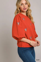 Load image into Gallery viewer, Crewneck 3/4 Sleeve Top with Embroidery
