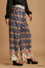 Load image into Gallery viewer, Wide Fit Mixed Print Bottoms
