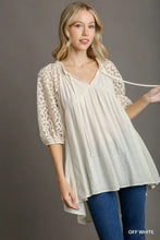 Load image into Gallery viewer, Floral Lace Balloon Sleeve Top
