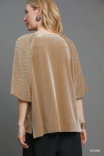 Load image into Gallery viewer, Textured Velvet Sleeved Top
