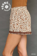 Load image into Gallery viewer, Floral Print Shorts with Lace Tape Draws
