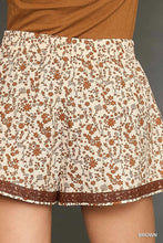 Load image into Gallery viewer, Floral Print Shorts with Lace Tape Draws
