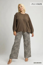 Load image into Gallery viewer, PLUS Linen Long Sleeve Top with Drawstring
