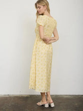 Load image into Gallery viewer, Floral Puff Sleeve V Neck Corset Detail
