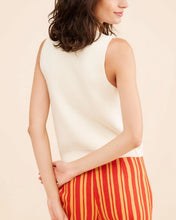 Load image into Gallery viewer, Juice Graphic Sweater Vest
