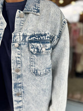 Load image into Gallery viewer, PLUS SIZE OVERSIZED DENIM JACKET
