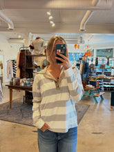 Load image into Gallery viewer, Striped Contrast Collar Polo Tee
