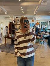 Load image into Gallery viewer, Striped Contrast Collar Polo Tee
