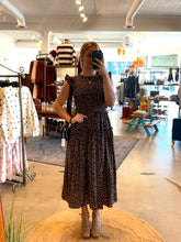 Load image into Gallery viewer, Leopard Sleeveless Smocked Tiered Midi Dress

