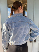 Load image into Gallery viewer, Bubble Sleeve Crop Denim Jacket
