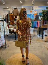 Load image into Gallery viewer, SQUARE NECK FLORAL SMOCK DRESS
