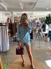 Load image into Gallery viewer, Shirring Sleeve Relaxed Fit Shirts

