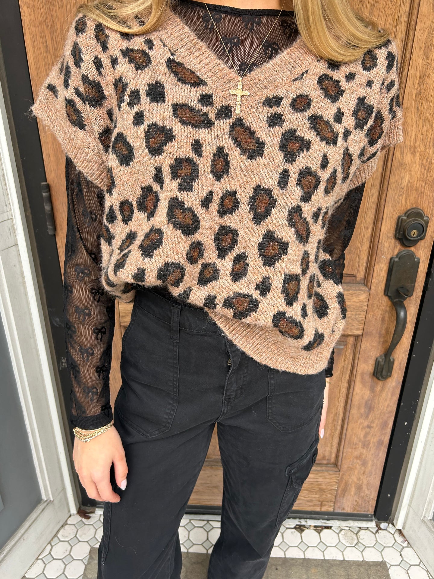 OVER SIZED V NECK LEOPARD SWEATER VEST