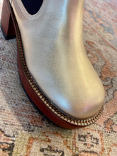Load image into Gallery viewer, Dorothy Metallic Platform Chelsea Boots
