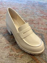 Load image into Gallery viewer, PLATFORM LUG SOLE CHUNKY LOAFERS

