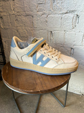 Load image into Gallery viewer, VINTAGE HAVANA SKY BLUE LOGO SNEAKER
