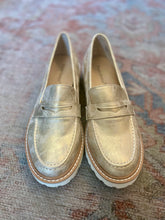 Load image into Gallery viewer, MORA Metallic Loafer
