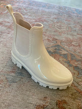 Load image into Gallery viewer, SNOW Patent Lug Sole Bootie

