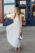 Load image into Gallery viewer, Stripe Pleated Strapless Linen Midi Dres
