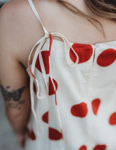 Load image into Gallery viewer, Big Polka Dot Printed Back Strap Bow Tie
