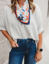 Load image into Gallery viewer, Cropped Wide Leg Denim Pants
