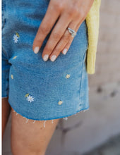 Load image into Gallery viewer, High Rise Shorts With Embroidered Detail
