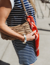 Load image into Gallery viewer, Pleated Leather Hand Bag
