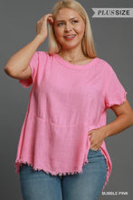 Load image into Gallery viewer, PLUS Linen Short Sleeve Top with Frayed
