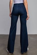 Load image into Gallery viewer, COTTON STRETCH TWILL FLARED PINTUCK PANT
