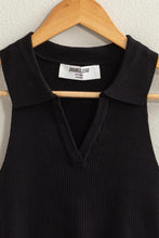 Load image into Gallery viewer, SLEEVELESS COLLARED CROP KNIT TOP
