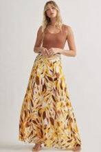 Load image into Gallery viewer, Print high-waisted wide leg pants
