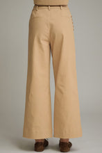 Load image into Gallery viewer, Scallop accent trim at front pocket pant
