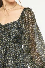 Load image into Gallery viewer, Floral print sweetheart neckline long sl
