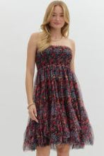 Load image into Gallery viewer, Printed tier ruffle strapless midi dress
