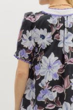 Load image into Gallery viewer, Floral print structured shoulder short s
