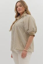 Load image into Gallery viewer, PLUS Stripe pattern half-zip closure short pu
