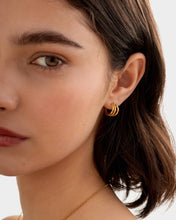 Load image into Gallery viewer, LAIA ILLUSION HOOP EARRINGS | Gold Coate
