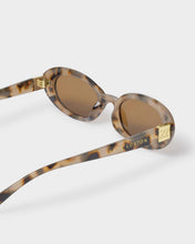 Load image into Gallery viewer, KATIE LOXTON BORDEAUX SUNGLASSES | Dark Tortoiseshell

