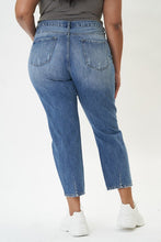 Load image into Gallery viewer, PLUS SIZE high rise mom jean
