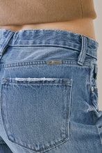 Load image into Gallery viewer, FRAY BOTTOM HIGH RISE STRAIGHT LEG
