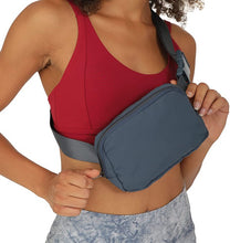 Load image into Gallery viewer, Waterproof workout fanny pack
