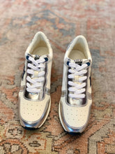 Load image into Gallery viewer, SILVER CHROME RETRO RUNNING SHOE
