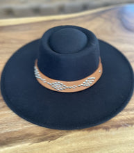 Load image into Gallery viewer, WIDE BRIM BOATER HAT

